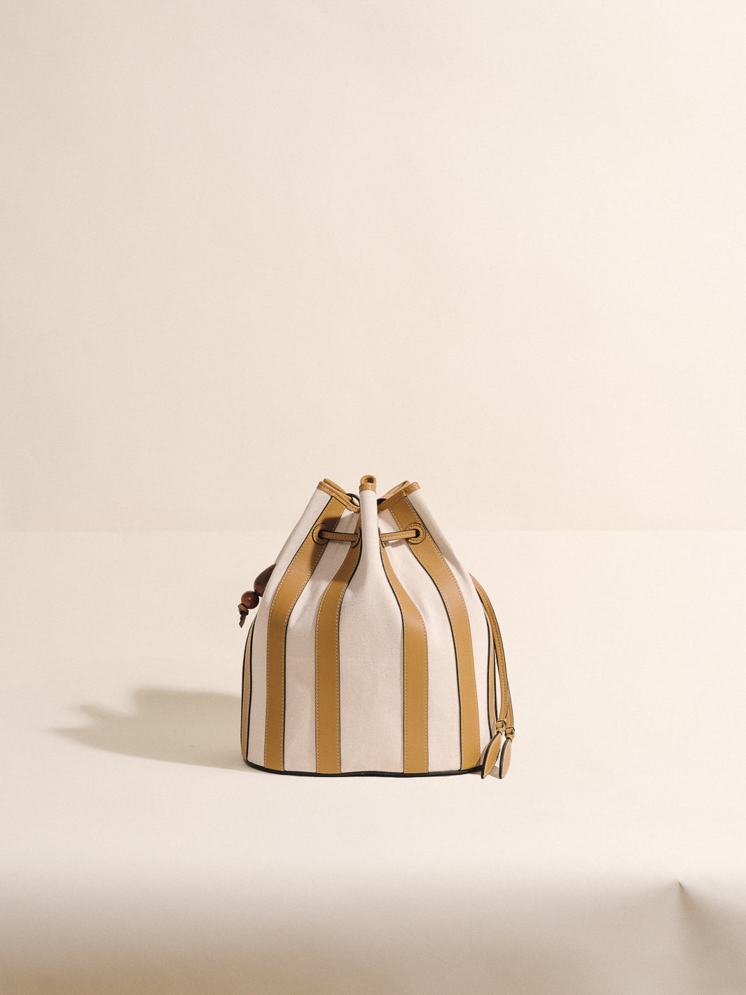 #color_caramel-stripe-nappa-canvas