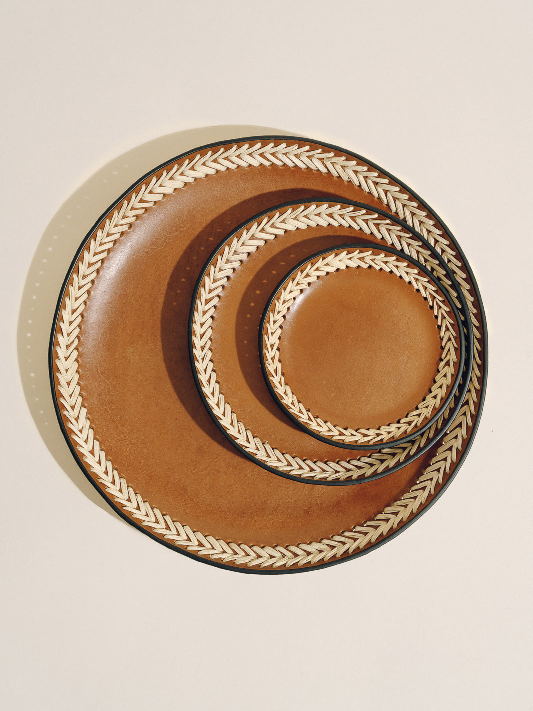 The Tray Set in Iraca Lace Trim