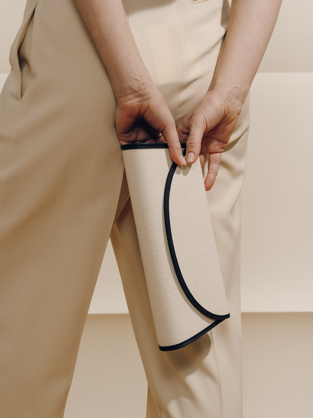 クラッチバッグ HUNTING SEASON Opera satin clutch HUNTING SEASON Opera satin clutch | NET-A-PORTER