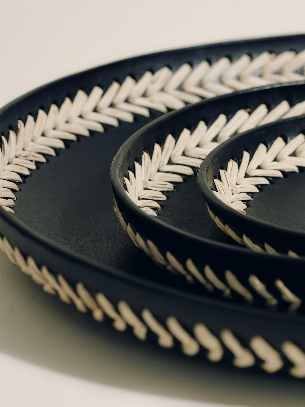 The Tray Set in Iraca Lace Trim