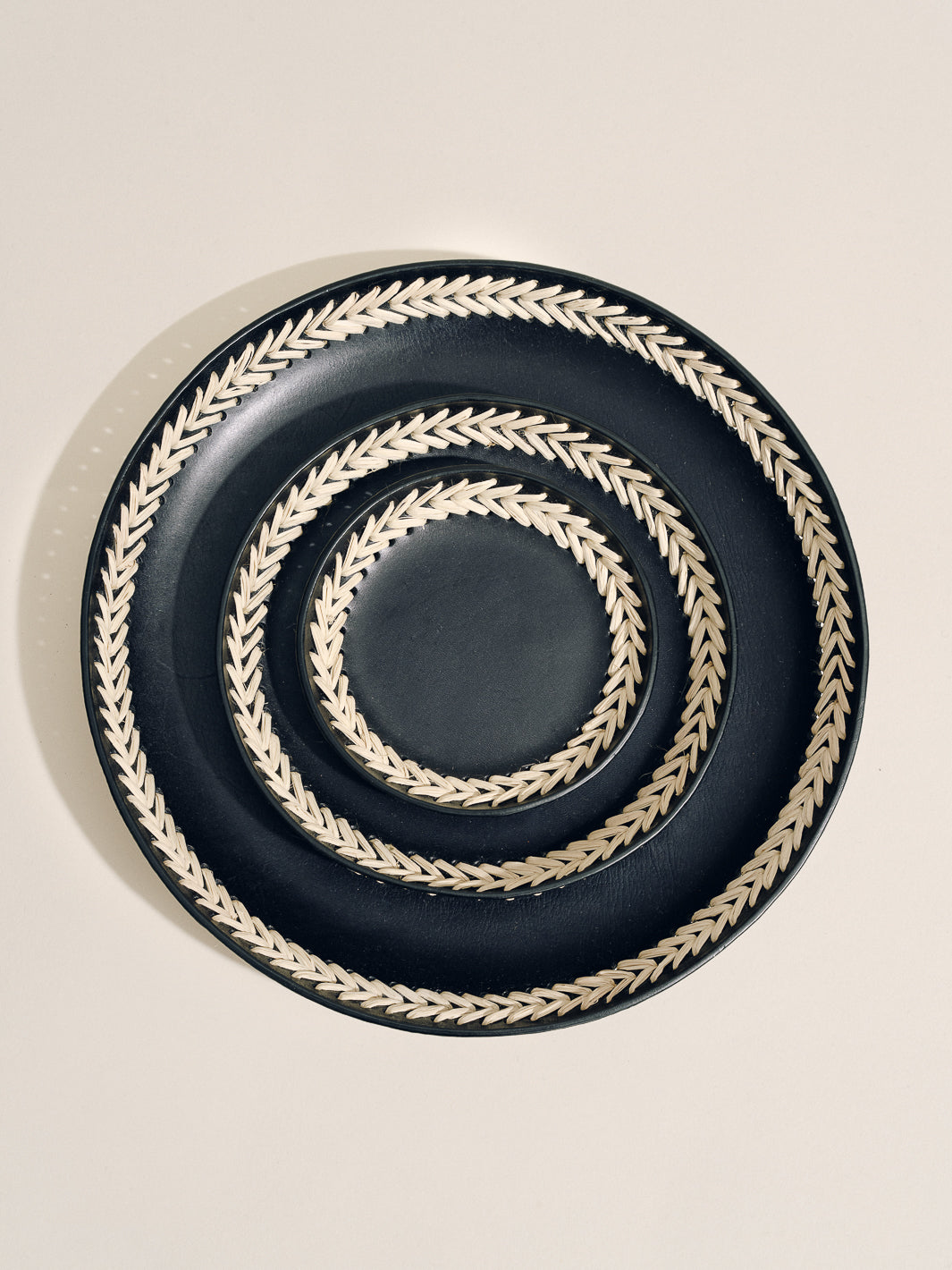 The Tray Set in Iraca Lace Trim