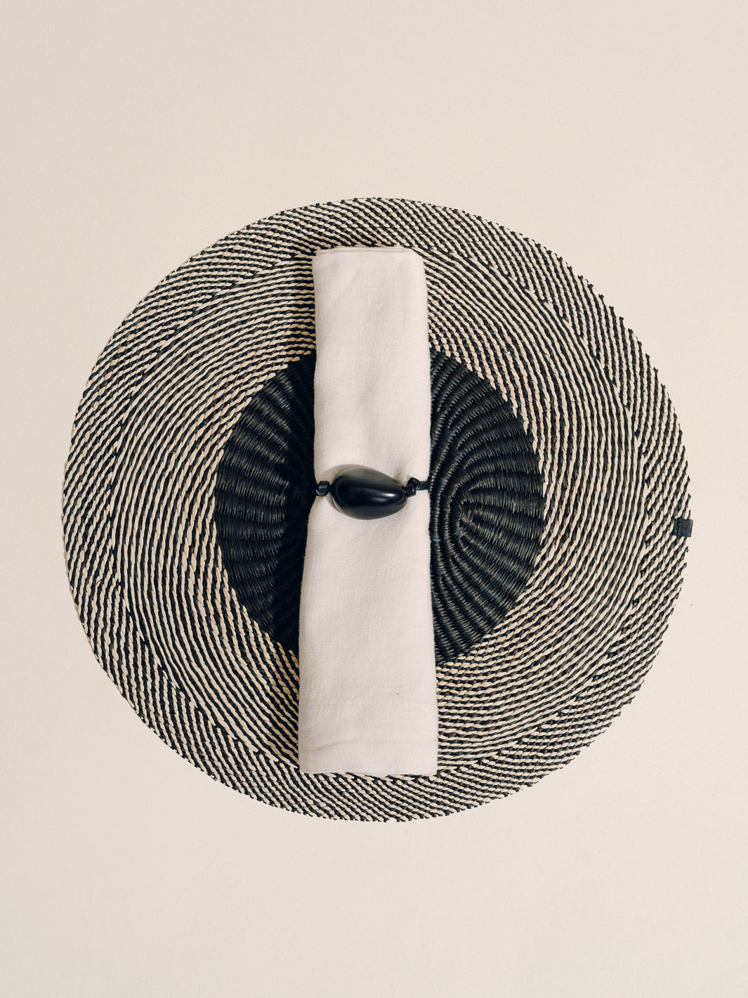 #color_black-black-fiber
