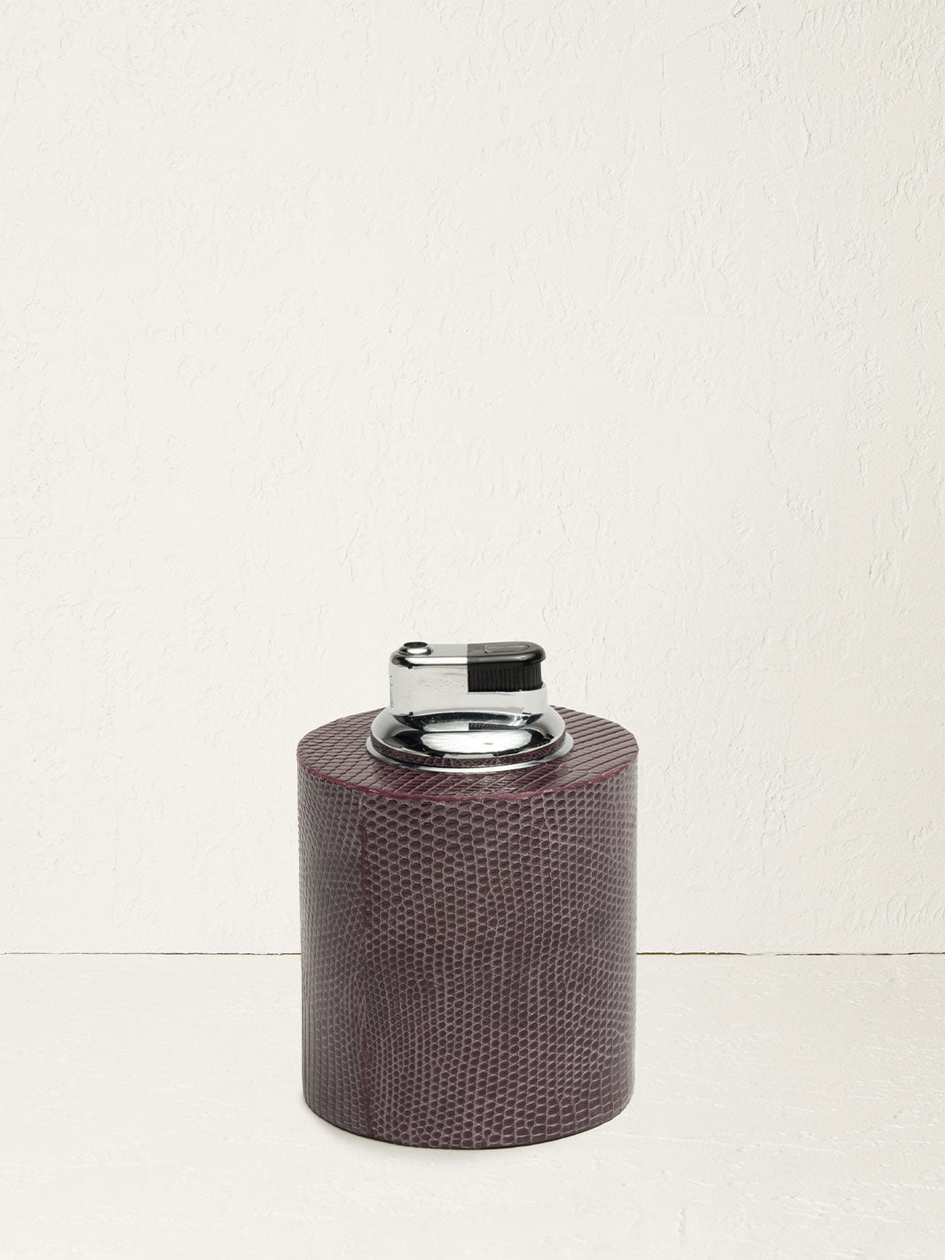 The Cylinder Table Lighter in Lizard