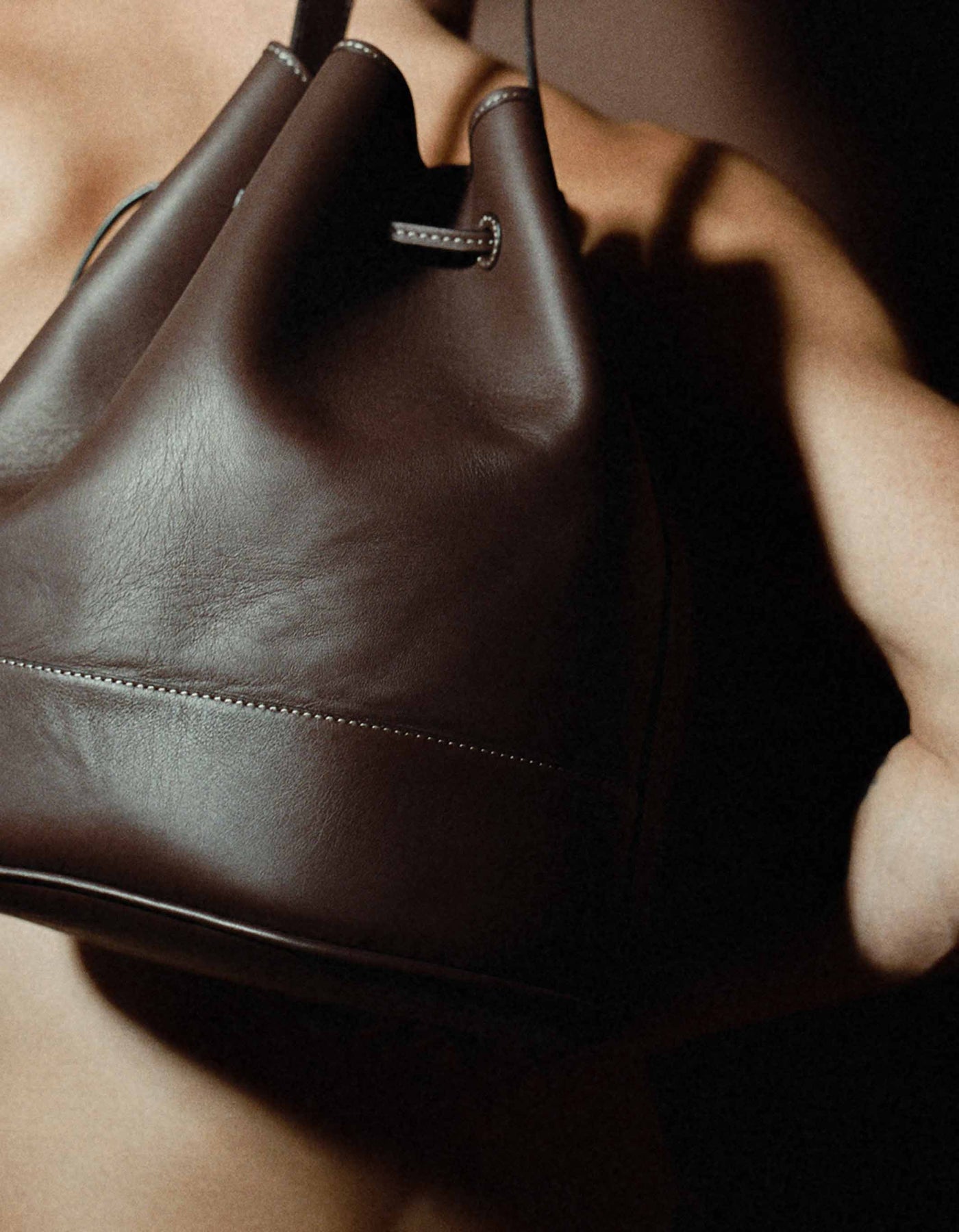 The Extra Large Drawstring in Nappa Leather